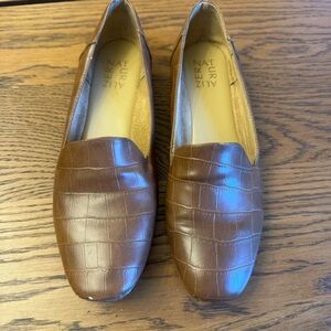 Naturalizer Brown Croc-Embossed Loafers